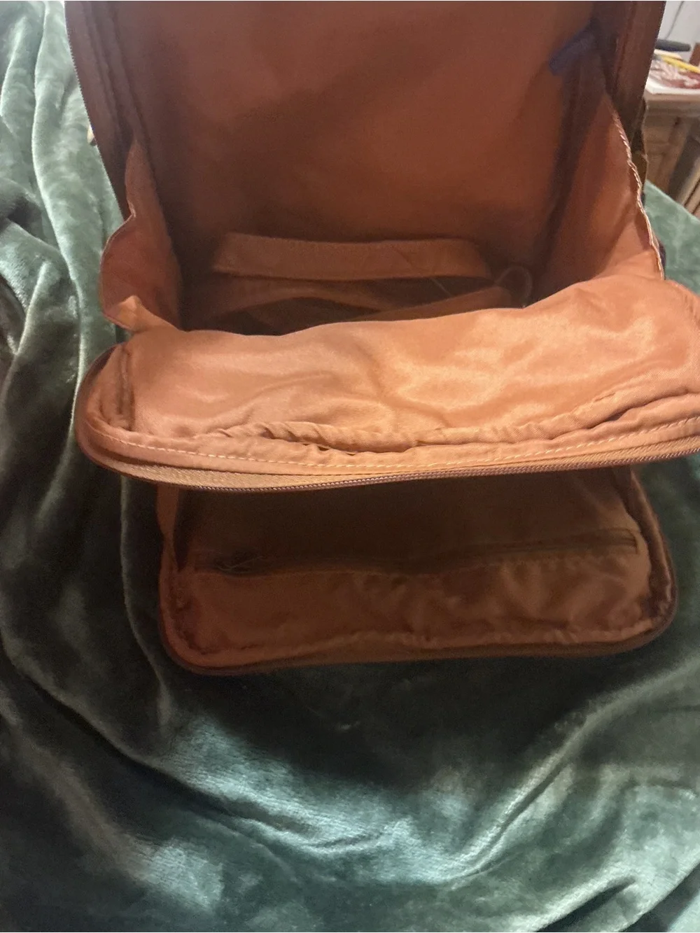 Vintage Orvis tan leather bag